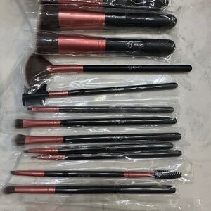 Bestope make up brushes a lot of 13 NEW